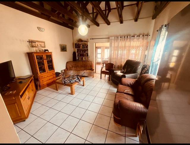 3 BEDROOM HOUSE FOR SALE IN NINAPARK